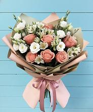 Букет цветов из:  Розы, Альстромерии и Лизиантусы в Лискинском