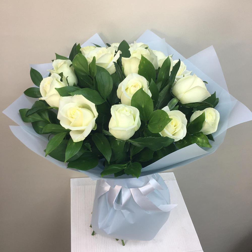 Букет 15 Белых роз Проуд в Лискинском