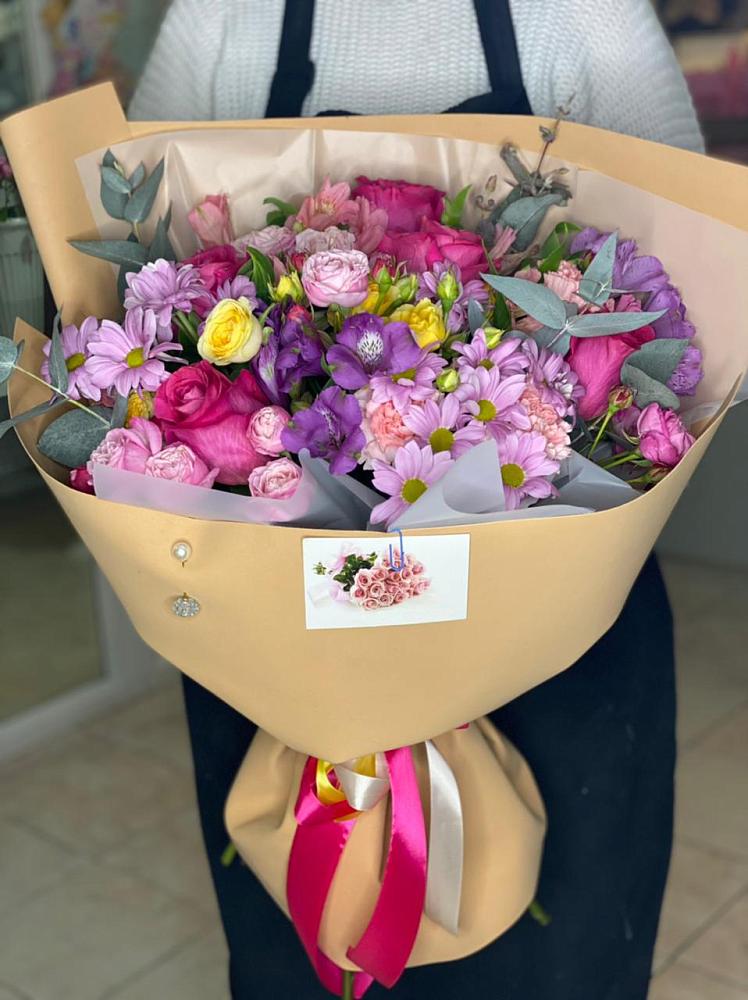 Букет цветов из: Хризантемы, Гвоздики и Альстромерии в Лискинском