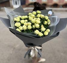 Букет Белые кустовые розы Солинеро в Лискинском