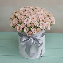 Цветочная композиция из Розы в шляпной коробке в Лискинском