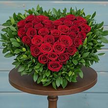 Цветочная композиция из Розы в виде сердца в Лискинском