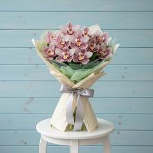 Букет цветов из:  Орхидеи и Розы в Лискинском