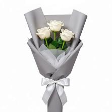 Букет 3 белые розы в Лискинском