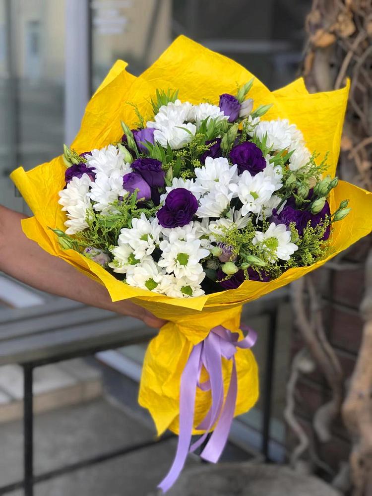 Букет цветов из: Ирисы, Хризантемы и Ромашки в Лискинском