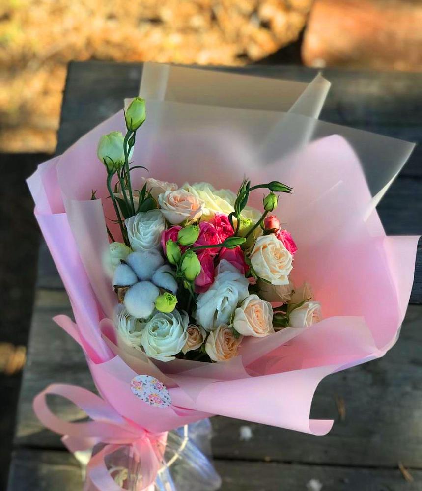 Букет цветов из: Розы и Лизиантусы в Лискинском