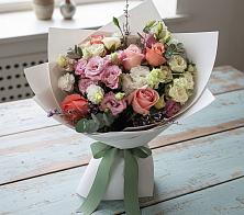 Букет цветов из:  Розы, Лизиантусы и Гвоздики #REPLACE_PRED# Лискинском