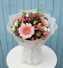 Букет цветов из:  Герберы, Альстромерии и Лизиантусы #REPLACE_PRED# Лискинском