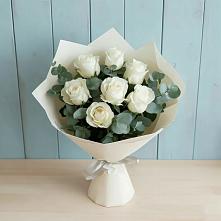 Букет Белые розы в Эвкалипте в Лискинском