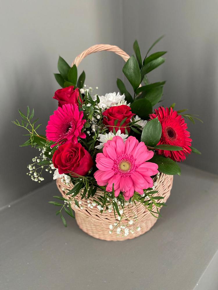 Цветочная композиция из Розы, Хризантемы и Герберы в корзине в Лискинском