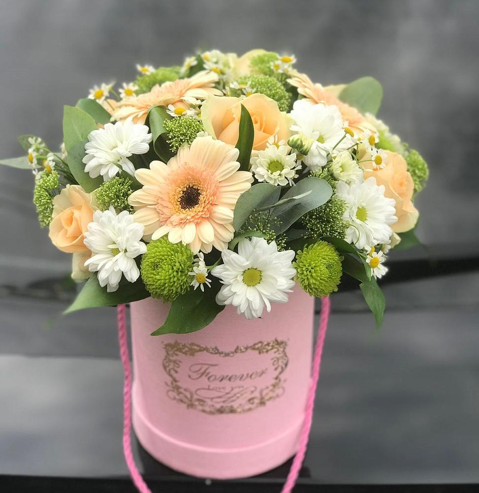 Цветочная композиция из Розы, Герберы и Хризантемы в шляпной коробке в Лискинском