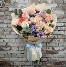 Букет цветов из:  Розы, Лизиантусы и Гвоздики в Лискинском