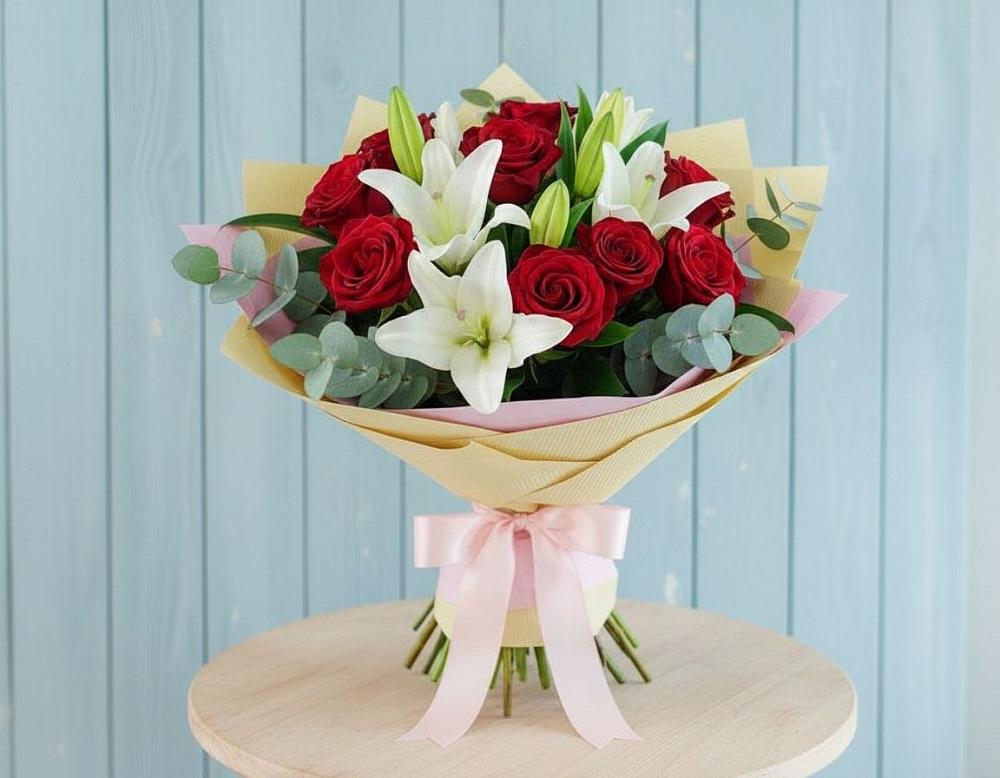 Букет цветов из: Лилии и Розы в Лискинском